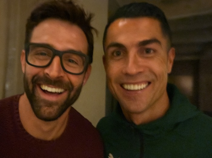 سيلفي AI مع لاعب كرة قدم مشهور